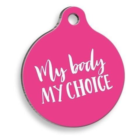 Runde Katzen- und Hundemarke „My Size My Decision“.